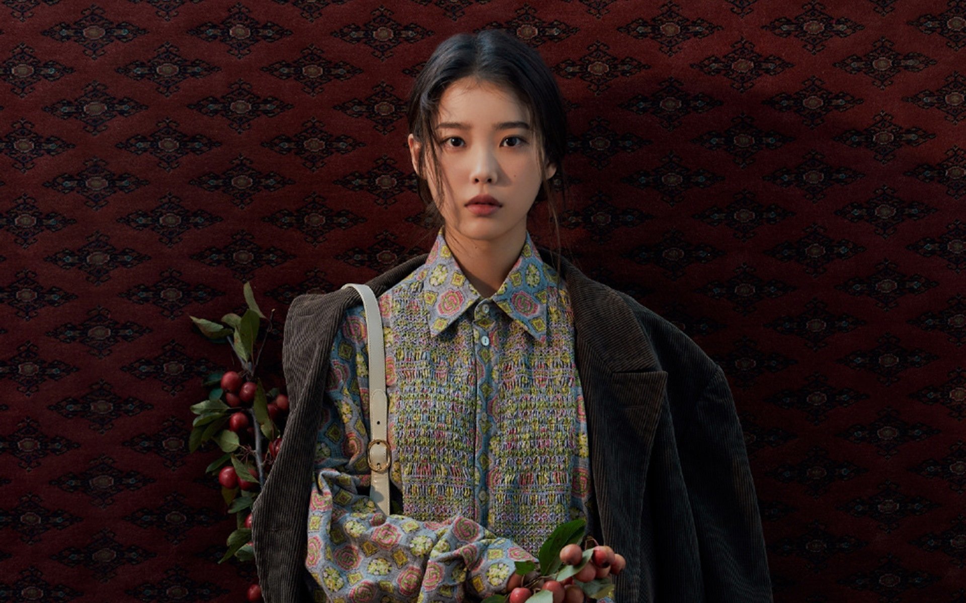 《马尼拉公报》记者雷伊赞誉开幕式为“视觉杰作”，称赞志愿者热情。